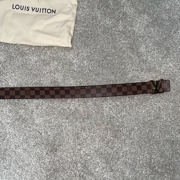 Louis Vuitton LV Initiales 25mm
Belt Damier 90 - Picture 7 of 12